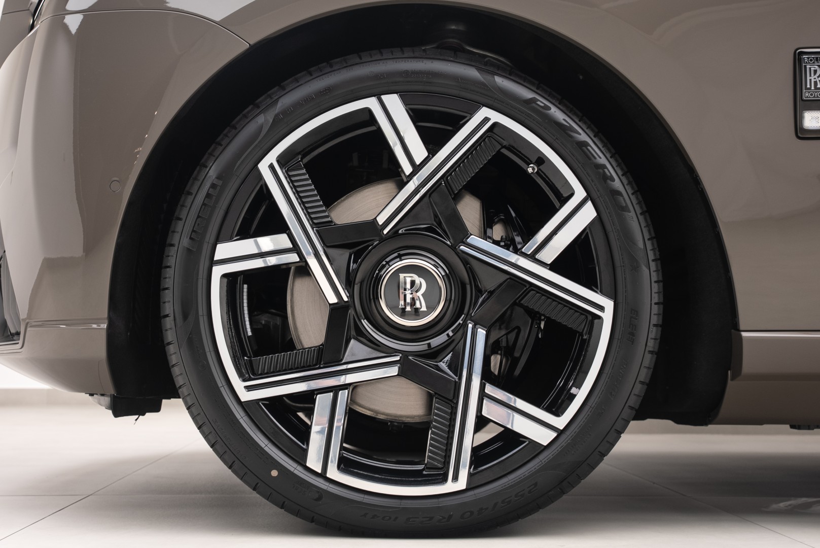 2026 ROLLS ROYCE CULLINAN |BLACK BADGE | GCC | MAIN DEALER WARRANTY SERVICE | BESPOKE AUDIO SYSTEM